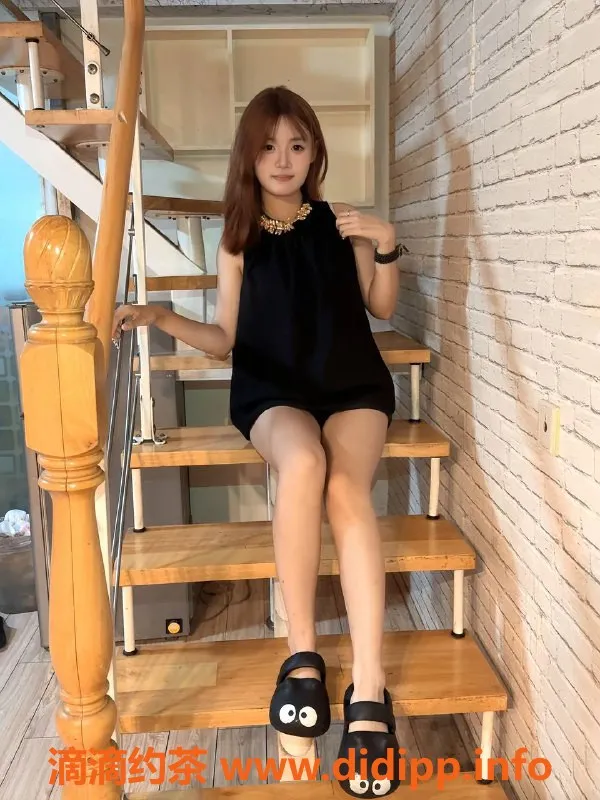 南通楼凤资源信息,崇川区萱萱，18岁，身高157，94斤