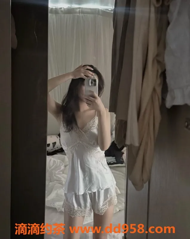 昆明楼凤-官渡区小乔，600元体验超值服务