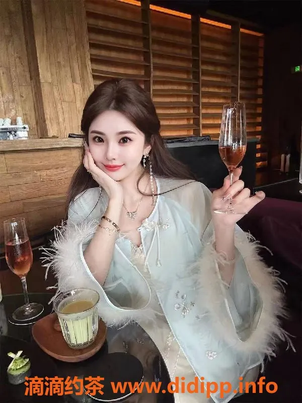 成都楼凤-武侯区御姐微微，9P服务，气质空姐