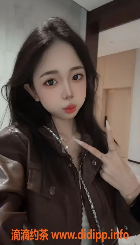 扬州上门服务-海陵区梦妍，18岁，164cm，90斤，胸围C