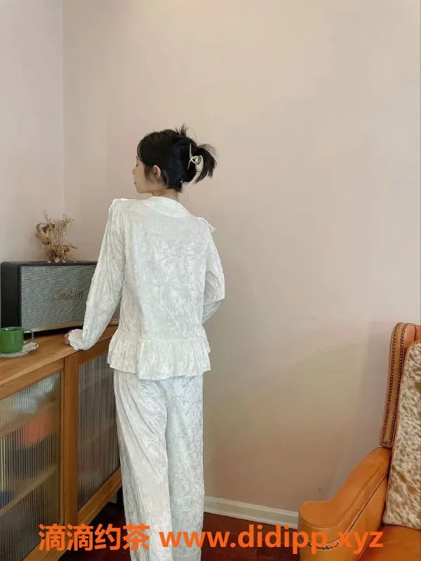 扬州楼凤-扬州小雨，身高165，体重45，服务项目多样