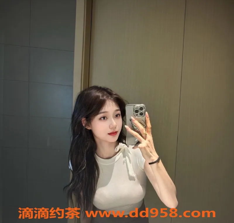 常州楼凤资源信息,武进嫩妹梦梦，165高98重，陪浴口交服务