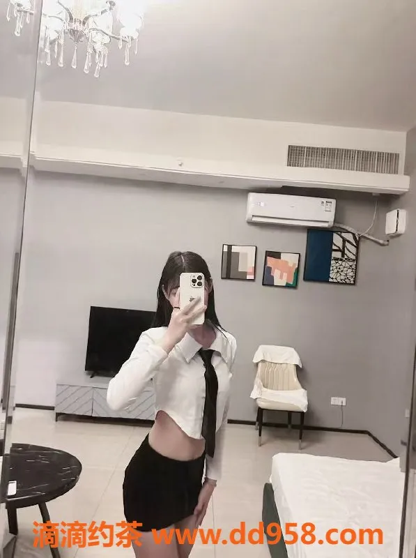 常州楼凤资源信息,武进175cm嫩妹，胸围C，陪浴服务800起