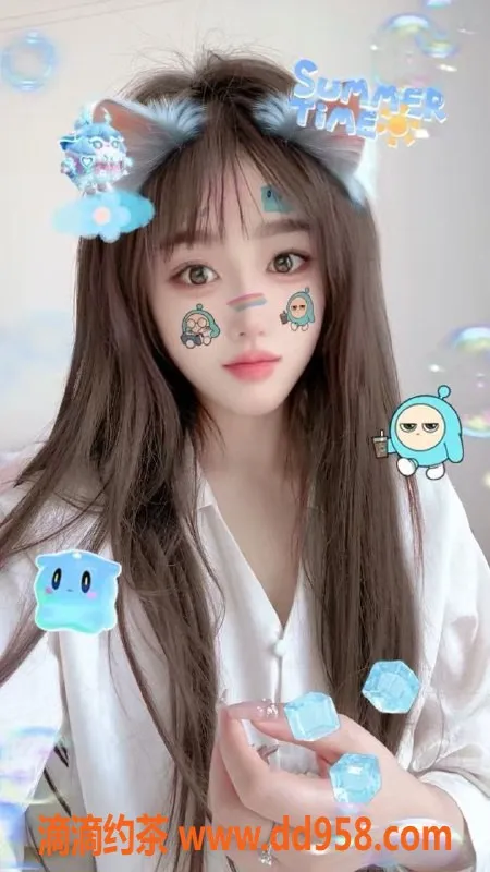 常州楼凤-武进小飞，165cm嫩妹，600元陪浴等你体验！