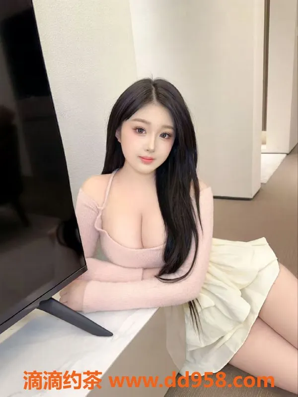 常州楼凤-武进大胸妹，165cm E罩杯，陪浴服务仅800元起