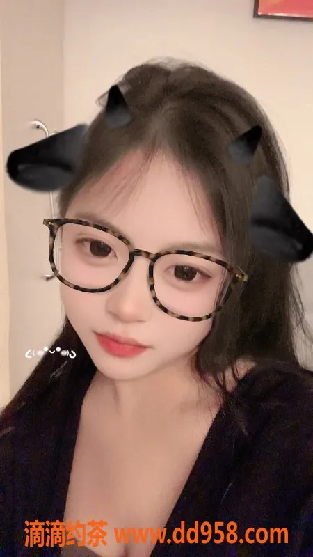 惠州楼凤-河南岸小丽，18岁，B罩杯，超值服务等你来享受！