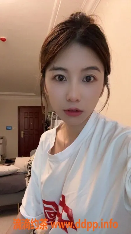 常州楼凤-武进甜美系20岁嫩妹，165/92，陪浴调情价1000