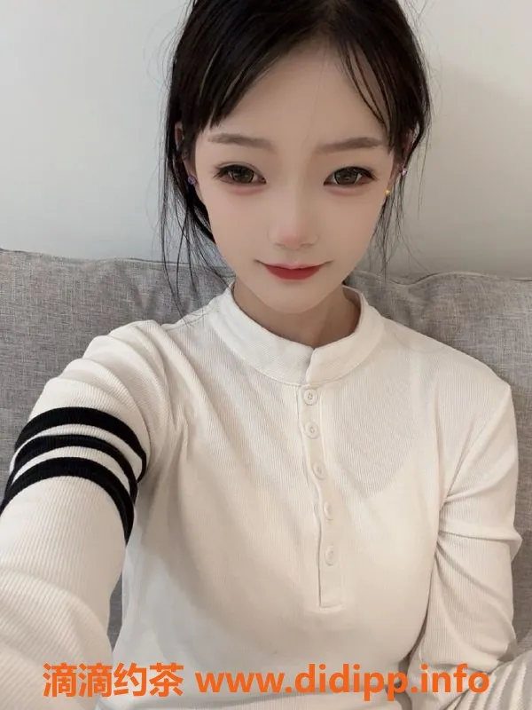 常州楼凤资源信息,武进小雨，165cm 98斤 19岁嫩妹，陪浴服务