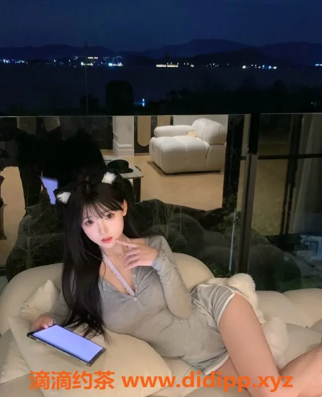 无锡楼凤-滨湖万达心蕊，享受1200元舌吻服务