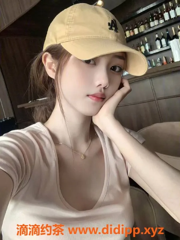 惠州楼凤-惠城18岁琪琪, B+胸围, 700/1400服务可选