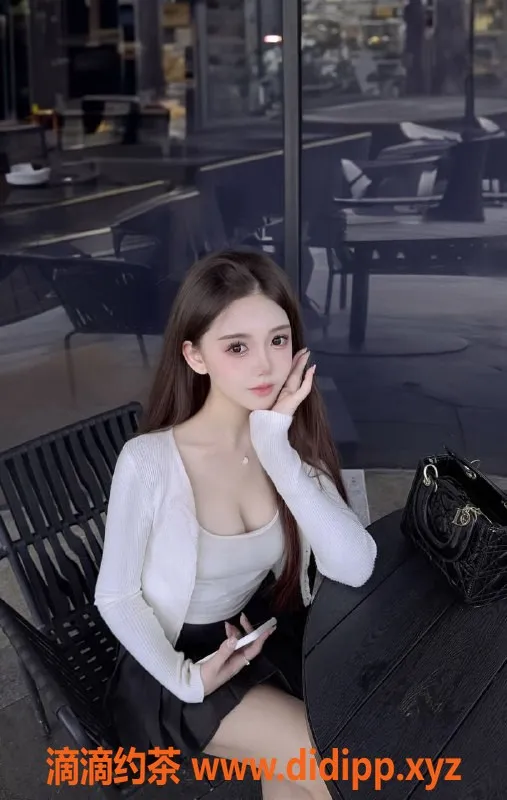 常州楼凤-武进悦悦：165高挑嫩妹，600元享奢华服务