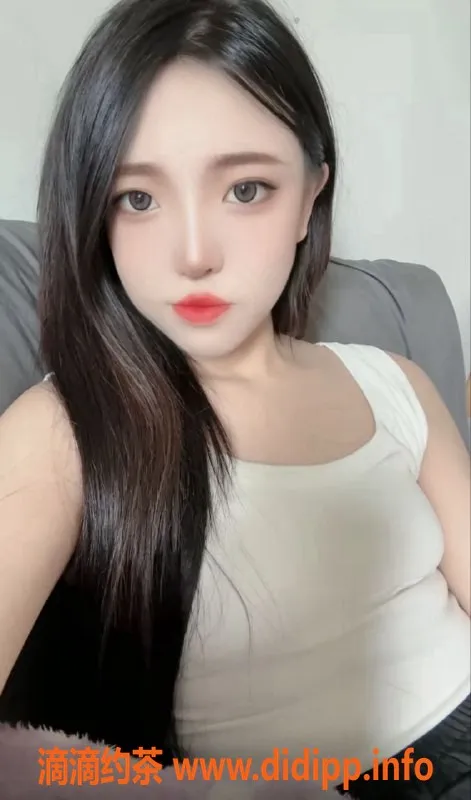 常州楼凤-武进多多 175cm嫩妹 口调情800元起