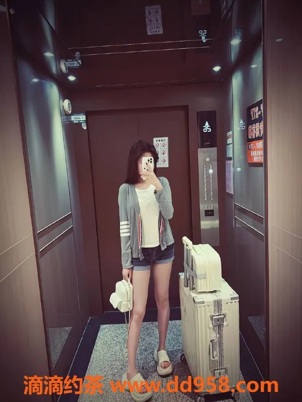 北京楼凤-朝阳十里堡美婷 170CM 99斤 B罩杯 服务8元