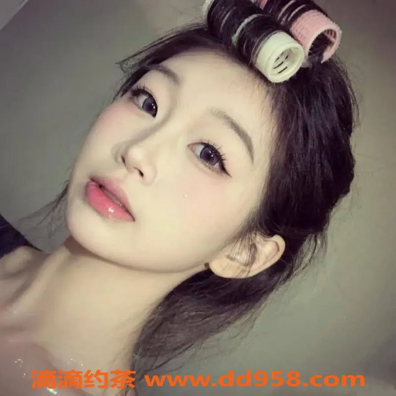 南昌楼凤-青山湖嫩妹小馨，18岁，169cm，48kg，600p起