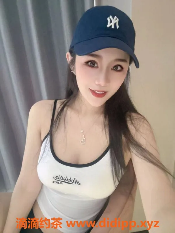 重庆楼凤-沙坪坝小雪，165cm D杯，诱惑服务等你体验！