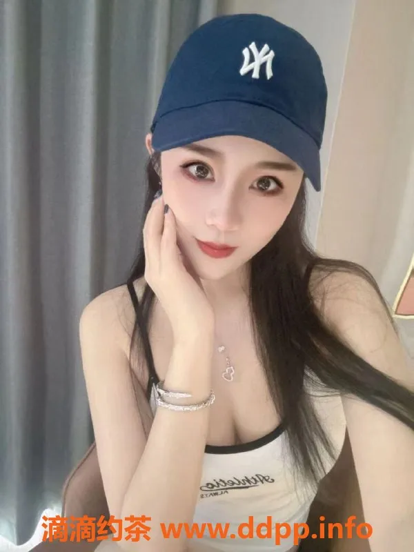 重庆楼凤-沙坪坝小雪，165cm D杯，诱惑服务等你体验！