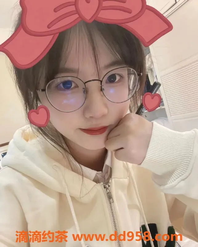 无锡楼凤-锡山区眼镜妹小米，舌吻服务1100元起