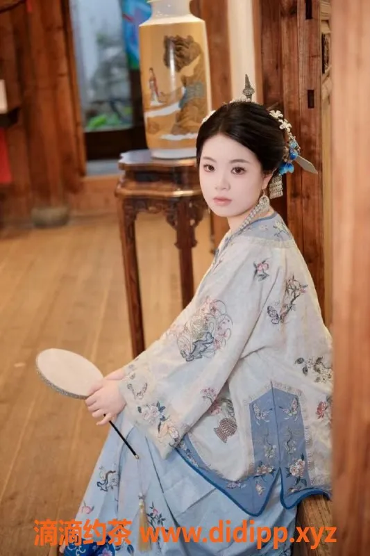 常州楼凤-武进小美，165高挑嫩妹，800起服务