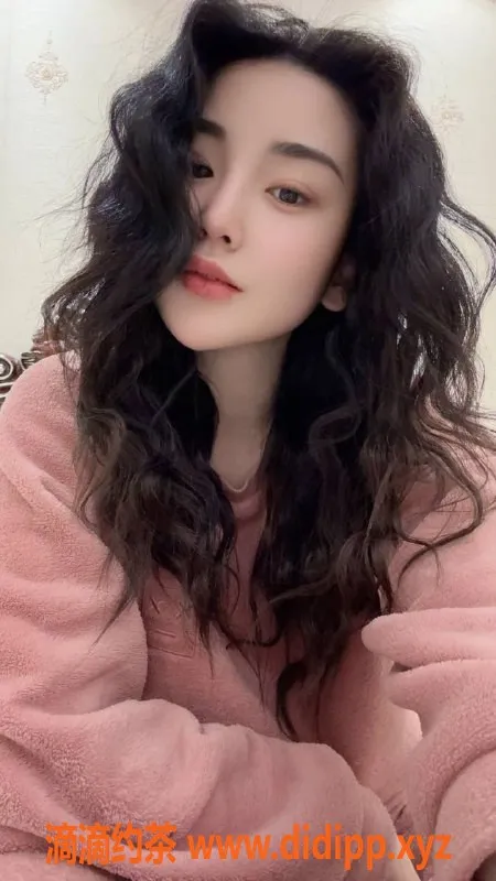 惠州楼凤资源信息,河南岸小曼曼，22岁E胸，700元起服务