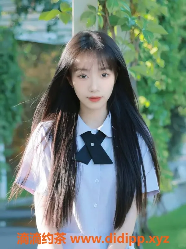 中山楼凤-小兔-19岁清纯少女，32B胸器，价位亲民