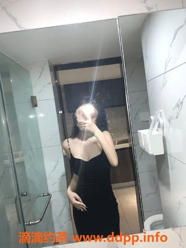 成都楼凤-武侯区小苹果，18岁嫩妹，600元60分钟服务