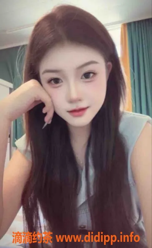 常州楼凤-武进18岁嫩妹欢欢，165身高，陪浴服务