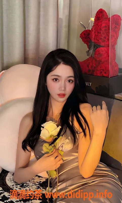 上海楼凤-徐汇甜九，1000P体验极品服务！