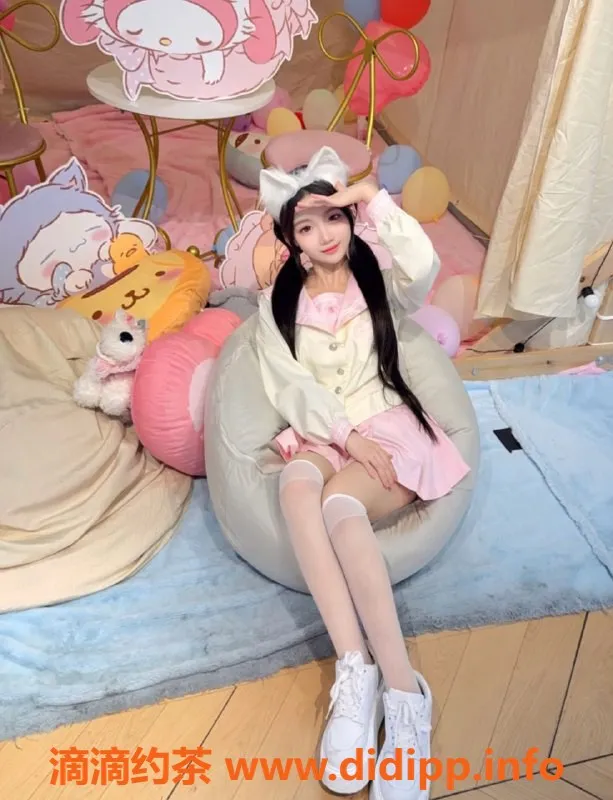 无锡楼凤-滨湖区18岁傻白甜，舌吻69无套体验！