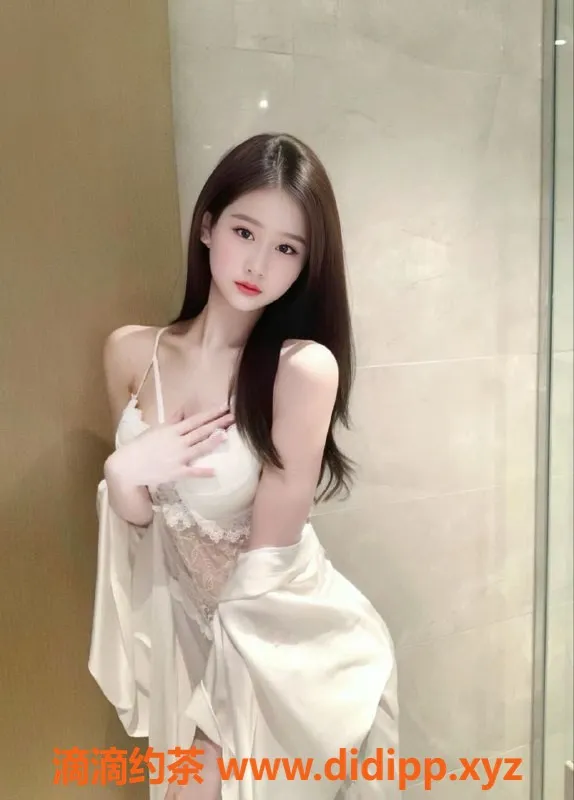 常州楼凤-新北万达公寓橙橙，165cm嫩妹陪浴服务