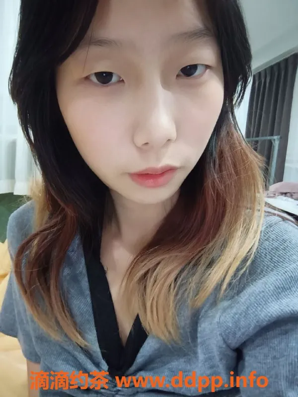 成都楼凤-晶晶：160/82偏瘦，服务热情，口技与69皆佳