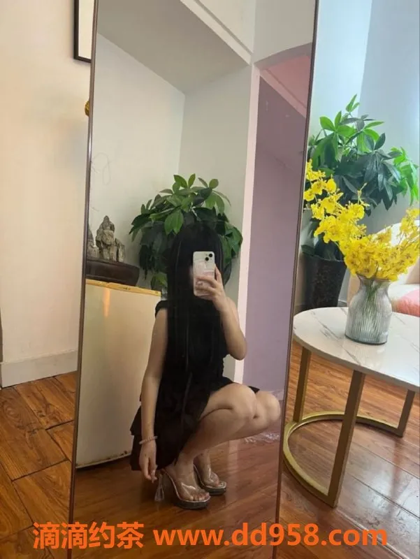 常州楼凤-武进小萌妹 162高105重 C罩杯 600元起