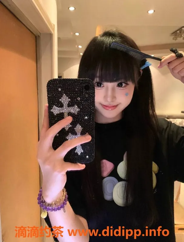 南通楼凤-南通七七，175cm、19岁，98斤C罩杯，服务全🍑➕助🛁