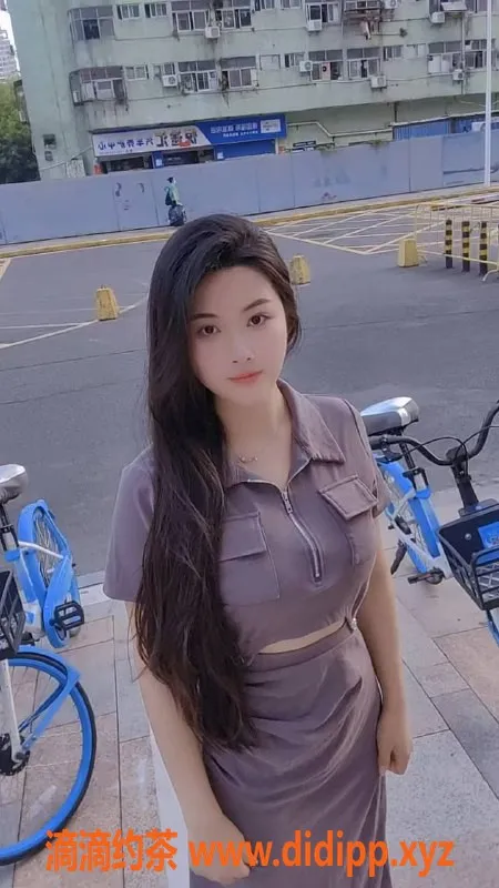 惠州楼凤-月月，大亚湾26岁，提供洗吹做服务，600p