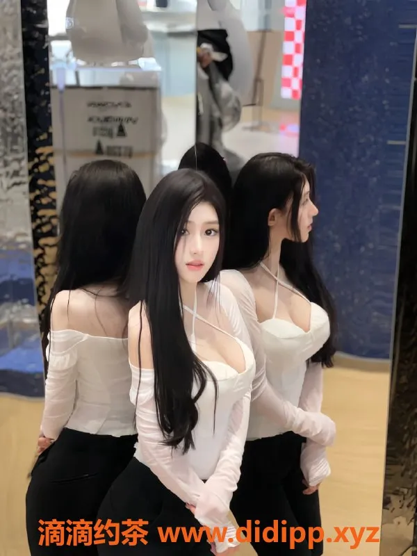 无锡楼凤-惠山区嘟嘟，168cm高颜值丝袜制服妹子