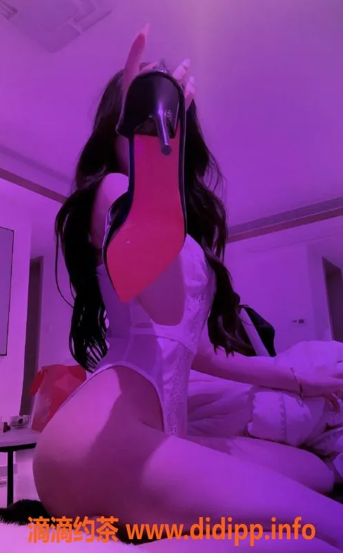 杭州上门服务-滨江嫩妹奈奈，颜值爆表，巨乳诱惑！