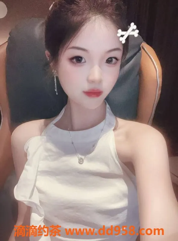 常州楼凤-常州柒柒，22岁，163cm，90斤、B罩杯，8起