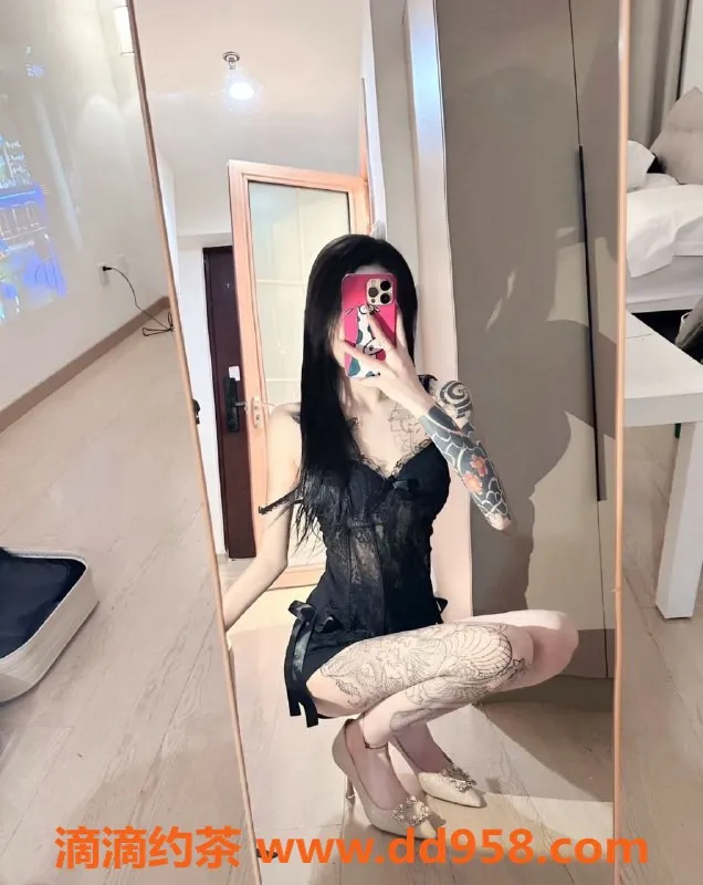 常州楼凤-武进反差御姐，170高84肥，陪浴丝袜服务