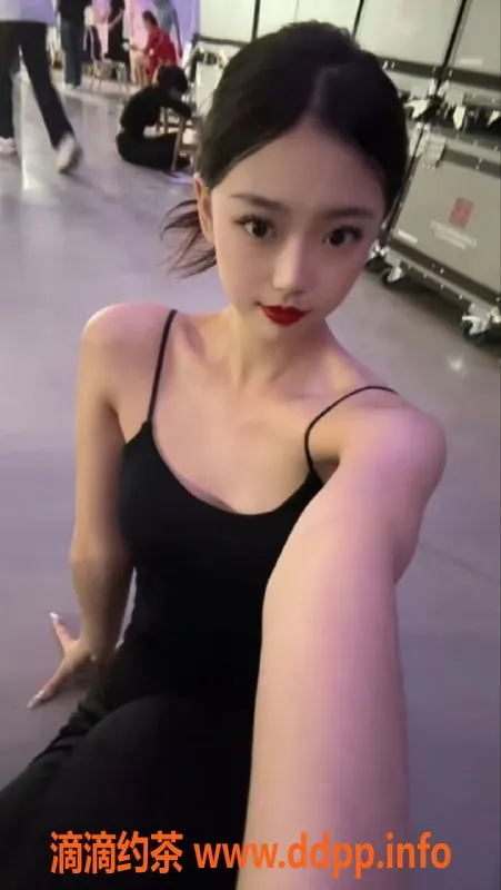 常州楼凤-新北晚晚，165cm嫩妹，陪浴服务精彩不断