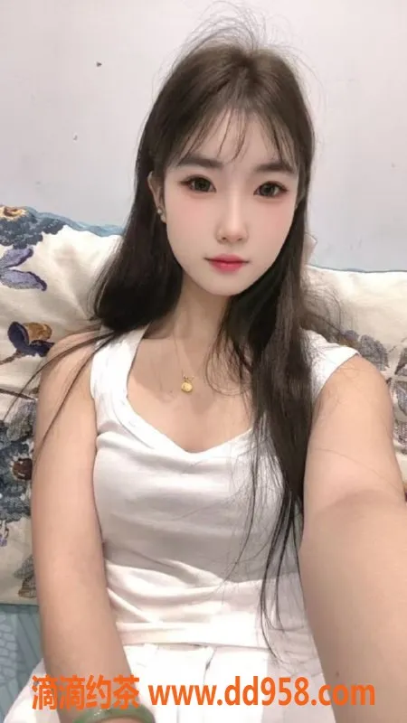 常州楼凤-武进依依，164cm迷人嫩妹，800元陪浴服务