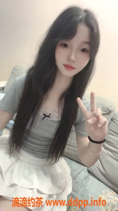 惠州楼凤-淡水小柚子，160高45重，20岁B罩杯