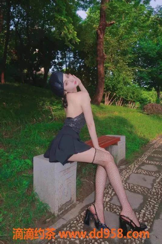 常州楼凤-武进花花，165cm C罩杯嫩妹，陪浴与调情服务