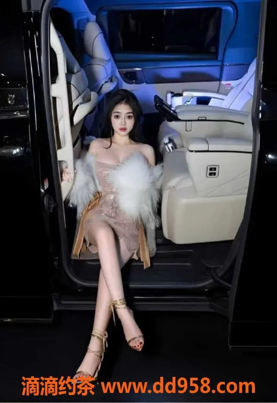 无锡楼凤-惠山区小雅：高颜值制服丝袜服务，超值享受！