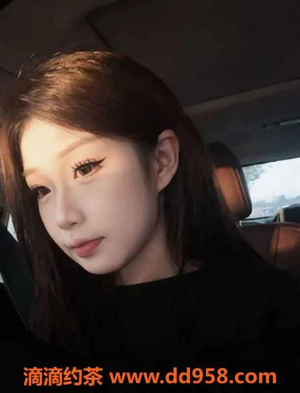 无锡楼凤-滨湖区刚破楚，高颜值制服丝袜小妹