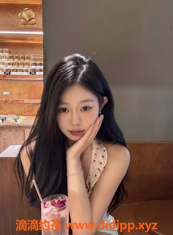 中山楼凤资源信息,东区欣宝｜19岁性感妹子，700起服务