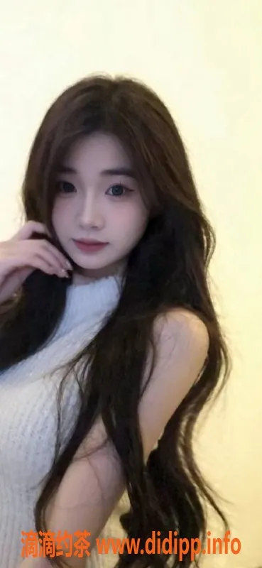 中山楼凤-西区小馨 20岁 36C 胸围 700元/次服务