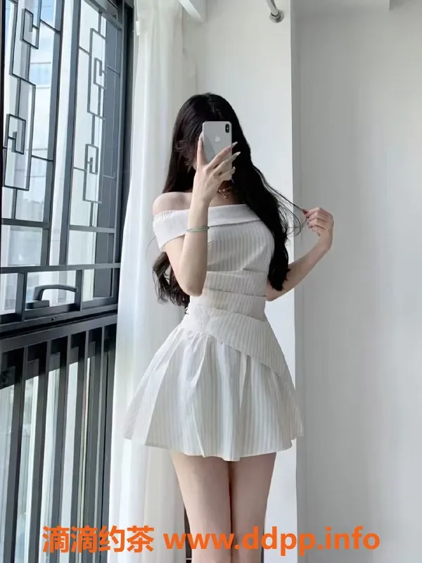 无锡楼凤-梁溪区江江，清纯高颜值嫩妹，陪浴口活