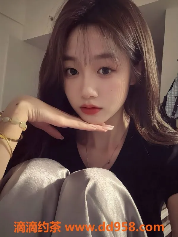 中山楼凤-小榄20岁欣玥，胸围38C，课时600元起