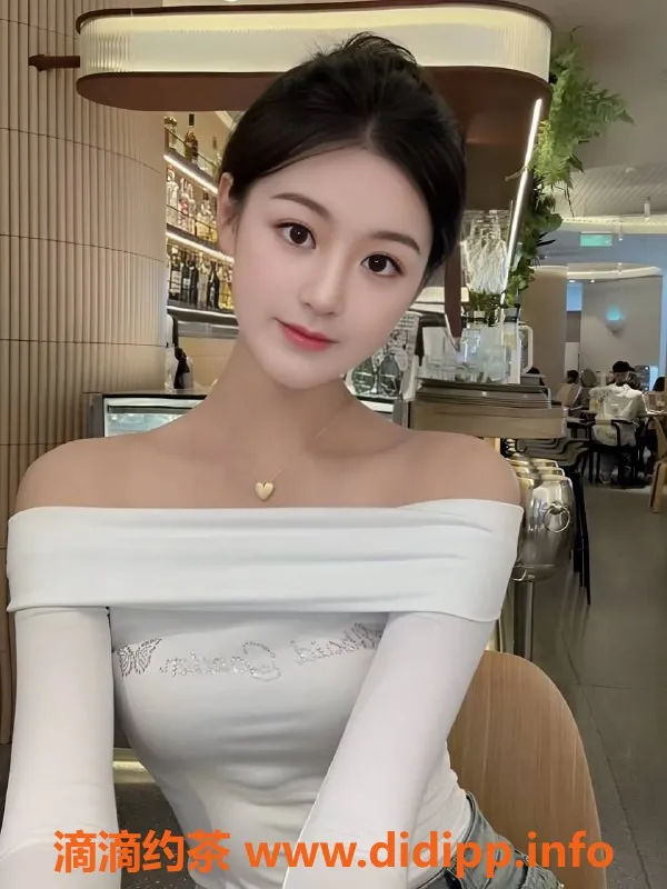 深圳楼凤-宝安嘉宝，丝袜按摩热情服务，800起