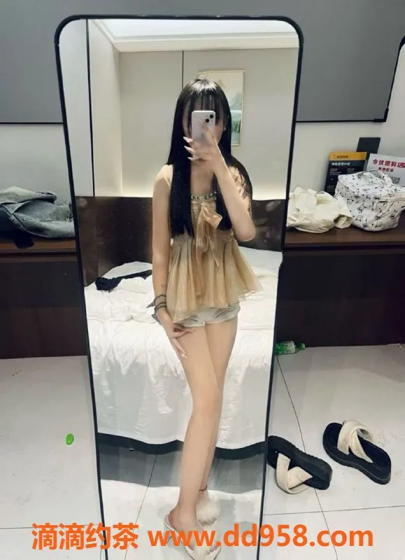 常州楼凤-武进万达乖乖女，162高，优质陪浴服务