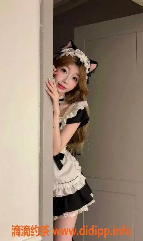 南昌楼凤-青山湖嫩妹小馨，18岁身高169cm仅48kg